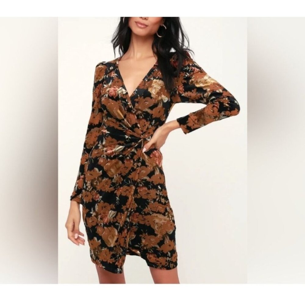 ASTR The Label Velvet Burnout Floral Lanita Wrap Dress Size Medium Long Sleeve